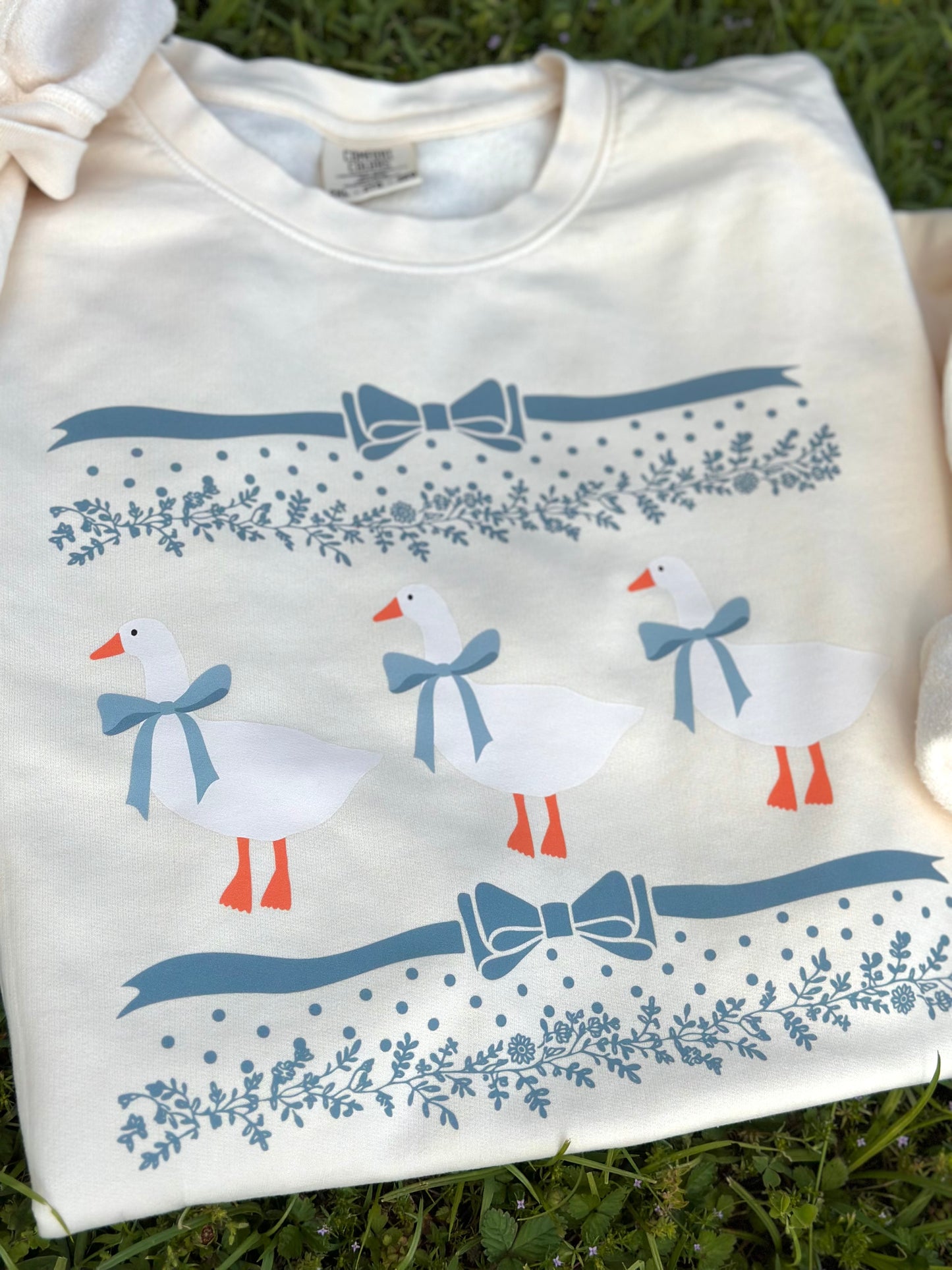 Vintage Geese 100% Cotton Lightweight Sweatshirt